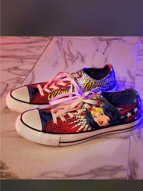 Converse Wonder Woman Low-Top Sneakers in Good Condition, Size 9